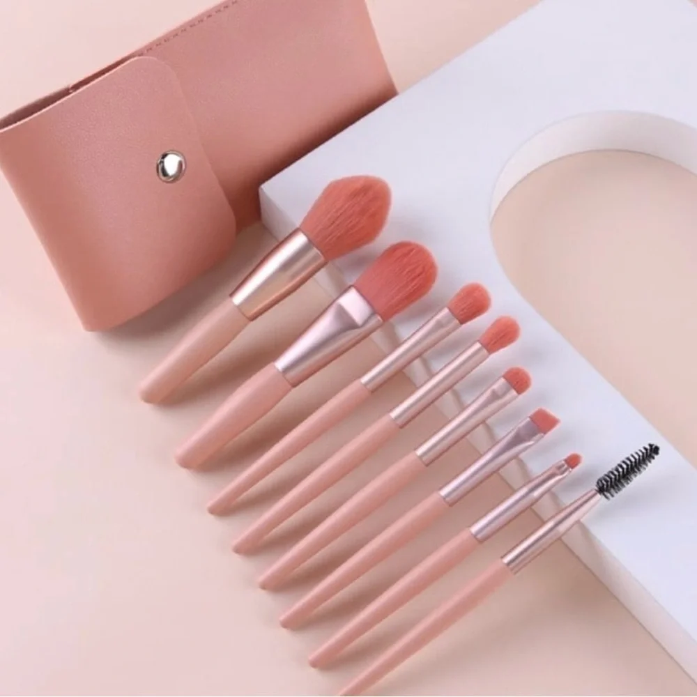 Makeup Brushes & 8 Pc.travel set